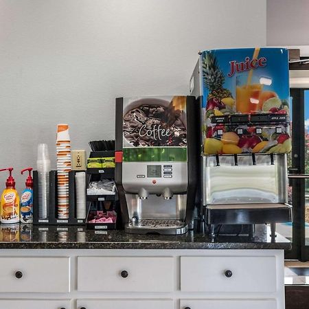 Econo Lodge Inn & Suites University Хантсвилл Экстерьер фото