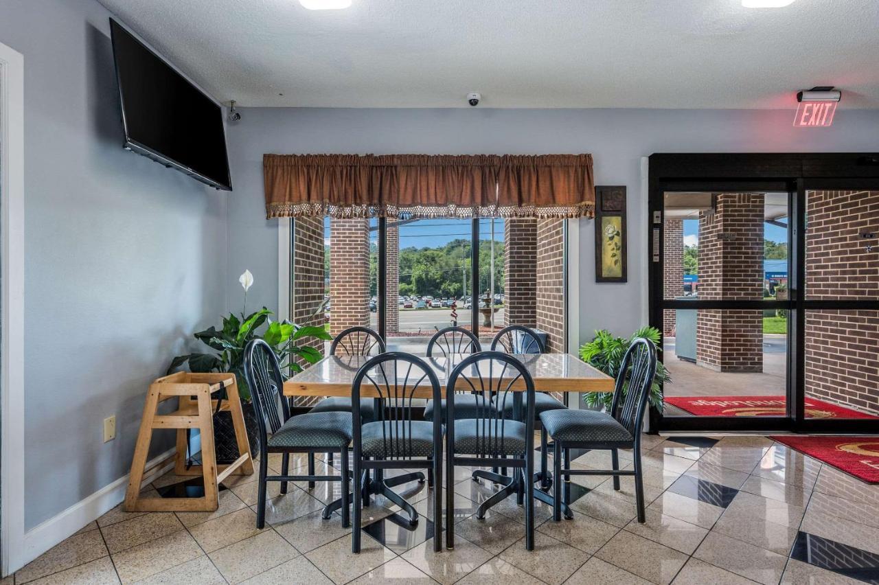 Econo Lodge Inn & Suites University Хантсвилл Экстерьер фото
