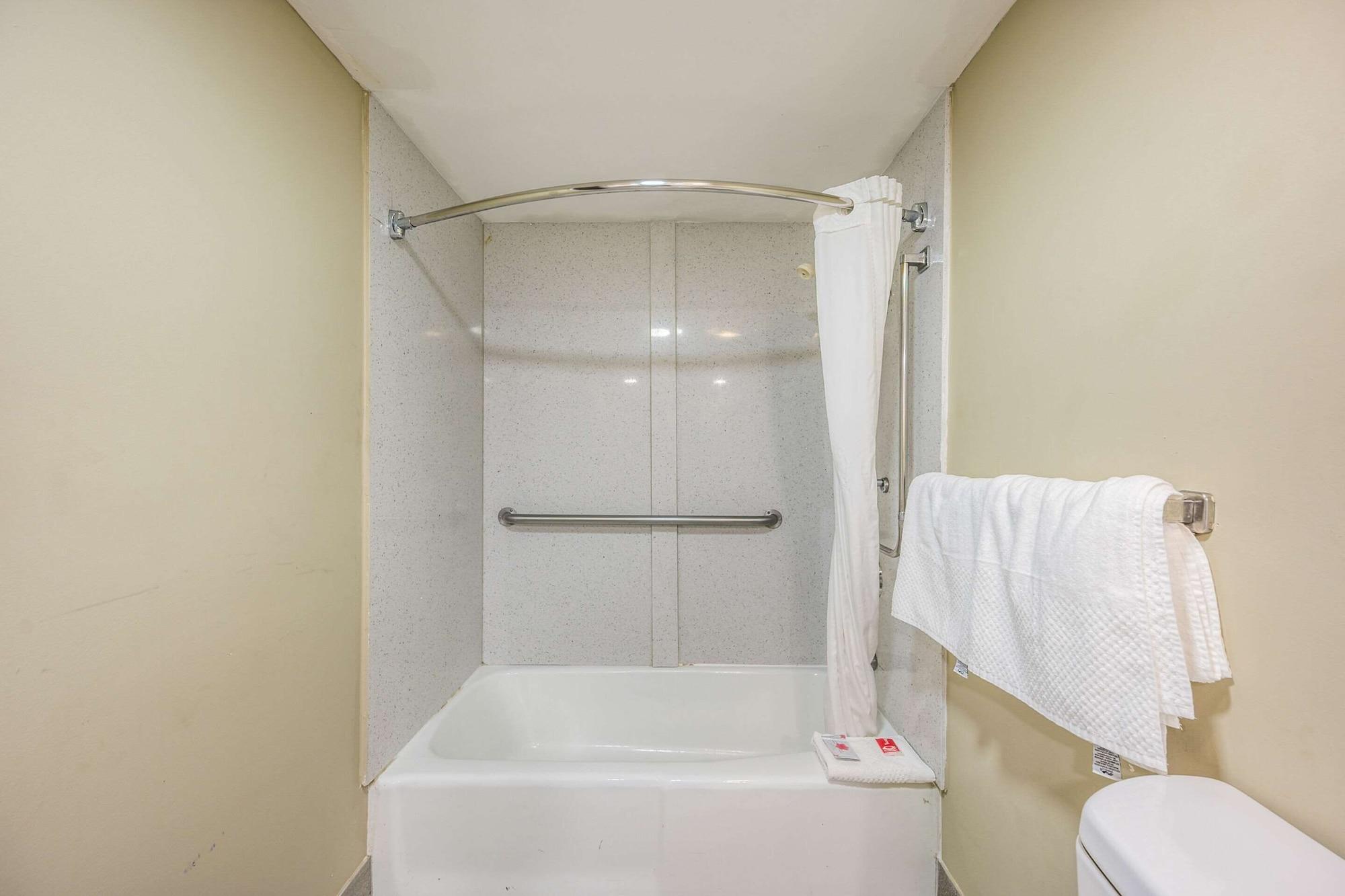 Econo Lodge Inn & Suites University Хантсвилл Экстерьер фото